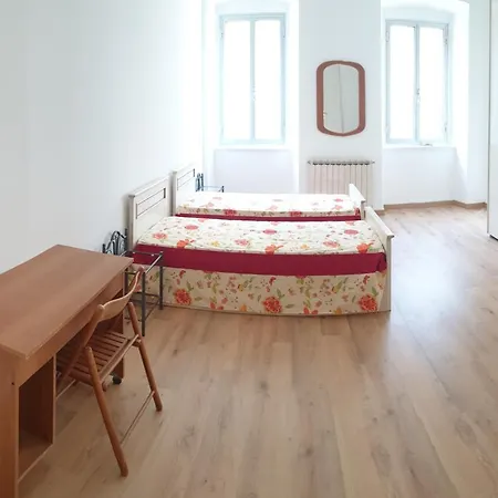 Flowers House - La Casa Dei Fiori Apartamento Trieste